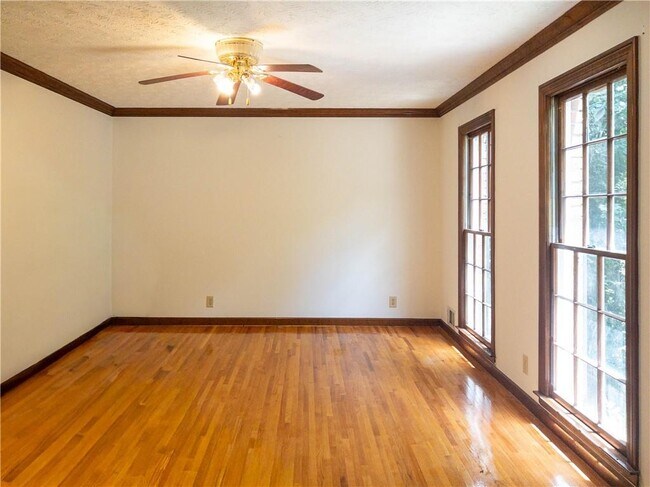 Foto del edificio - 965 Millbrook Ct