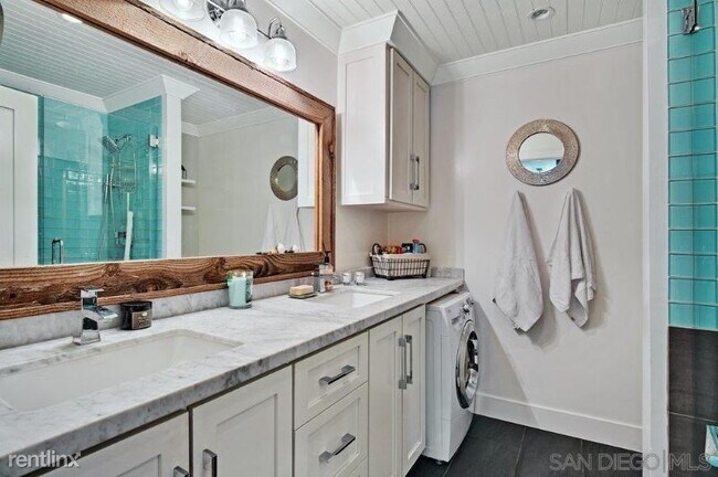 Foto del edificio - 2 br, 1 bath Condo - 5810 Riley St