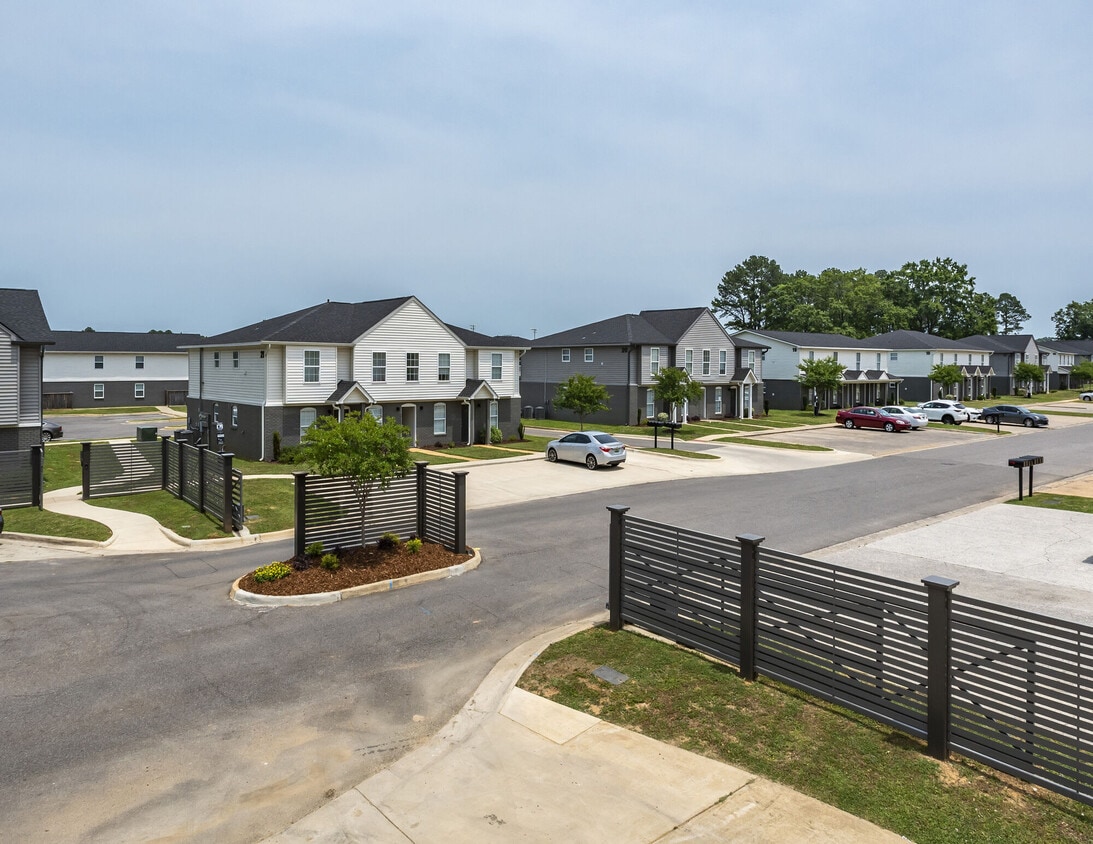 Gates at South Bend Apartments in Tuscaloosa, AL