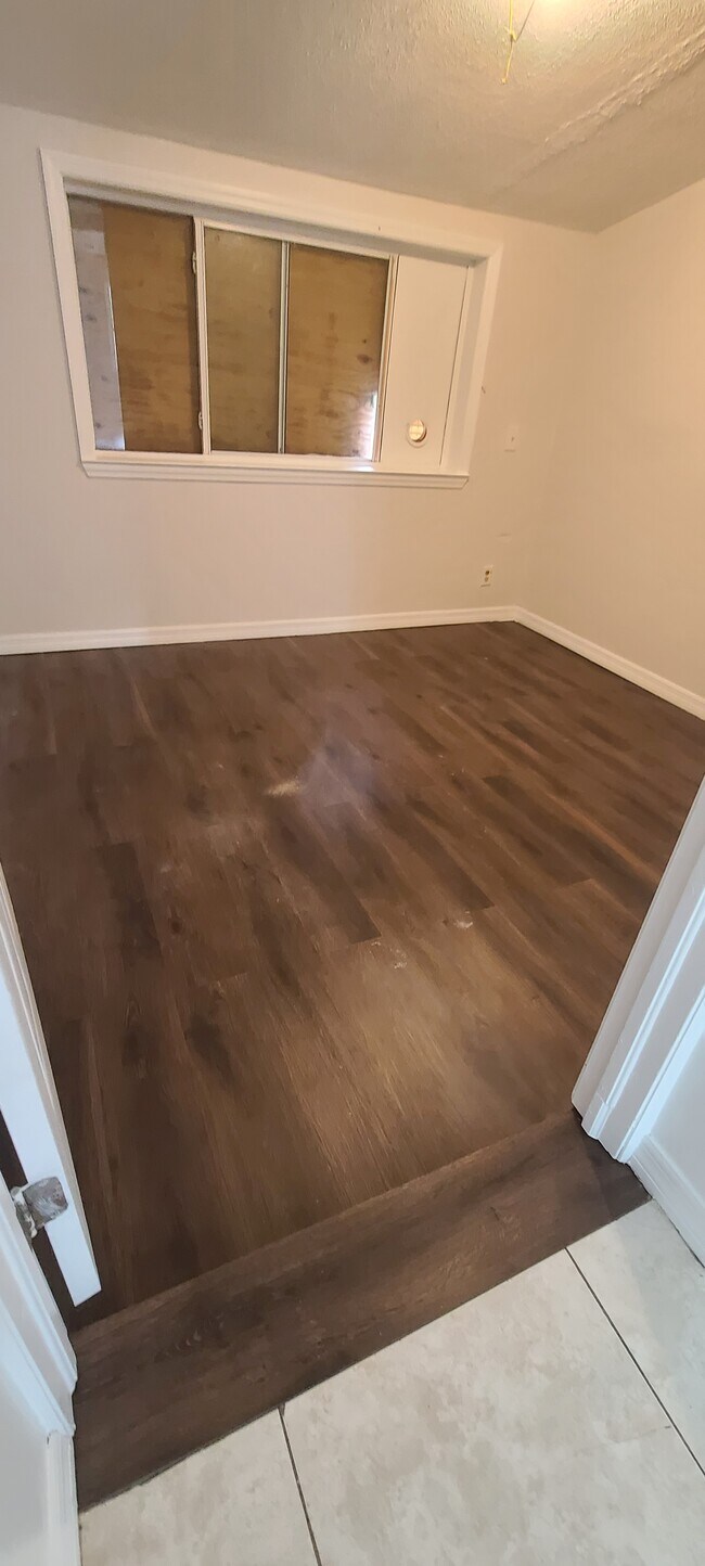 Extra room for office storage mam cave - 26390 Cape Verde Ln
