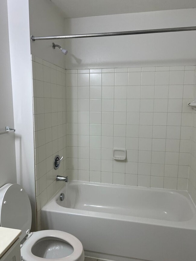 Photo - 16-1611 Summers Apartment