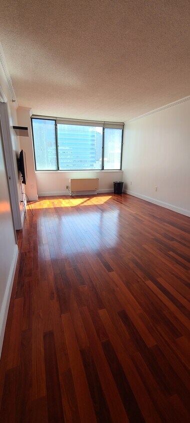 Foto principal - 45 River Dr S