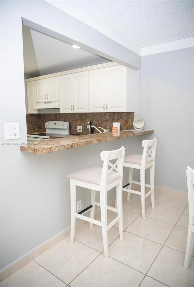 Foto del edificio - 3101 N Country Club Dr