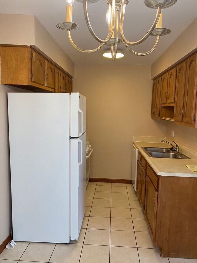 Building Photo - 27753 Carini Villa St