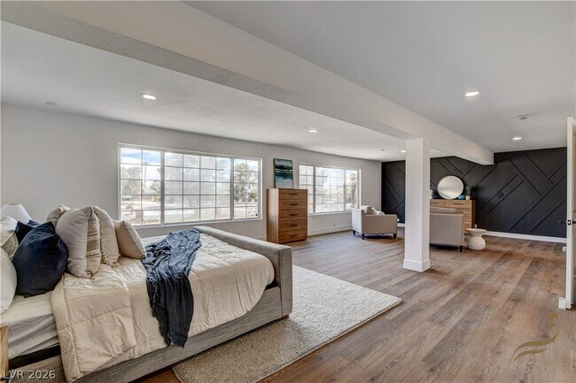 Building Photo - 2685 S Tenaya Way