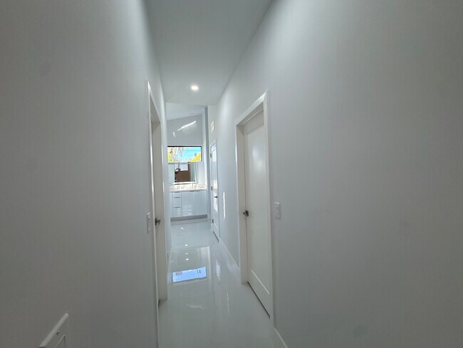 Foto del edificio - 1882 Coral Point Dr