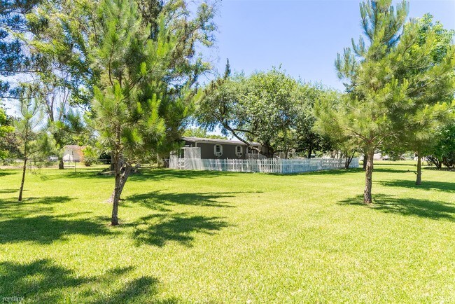 Building Photo - 2311 Comanche Blvd