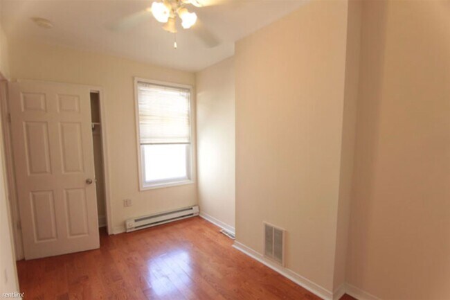 Foto del edificio - 4 br, 3 bath House - 1809 WILLINGTON ST