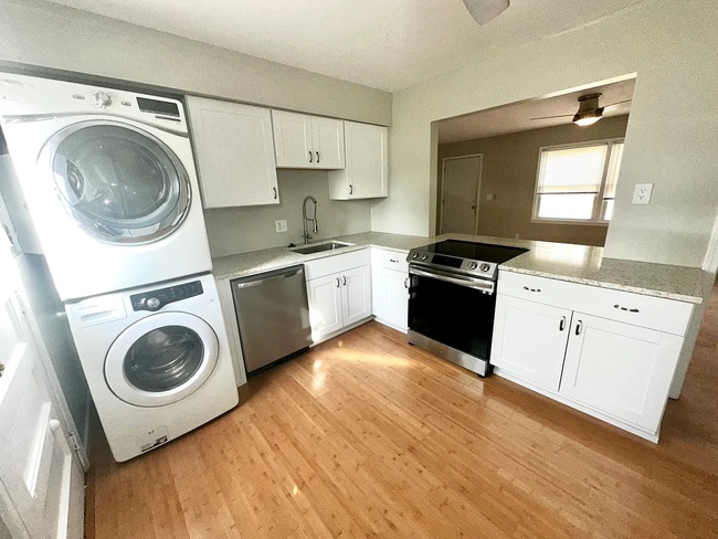 Building Photo - 7330 S 71st St