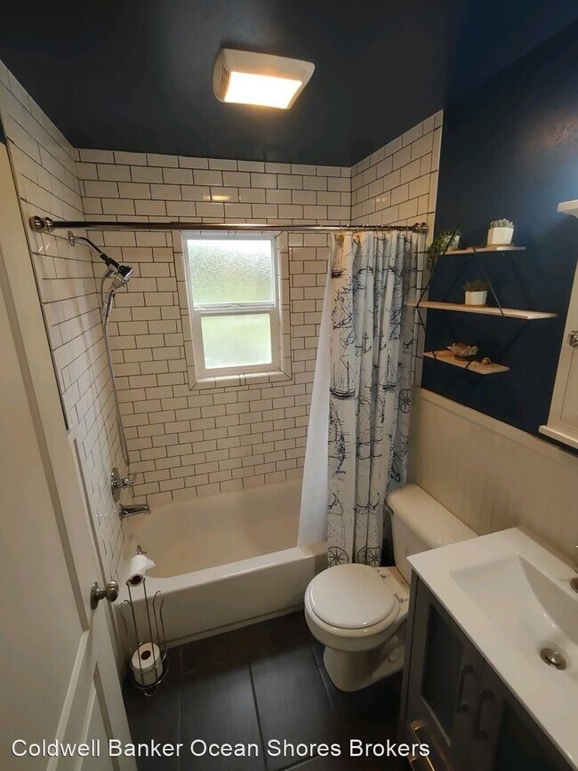 Building Photo - 3 br, 2 bath House - 9 Lokit St