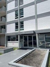 Building Photo - 1400 SW 27th Ave