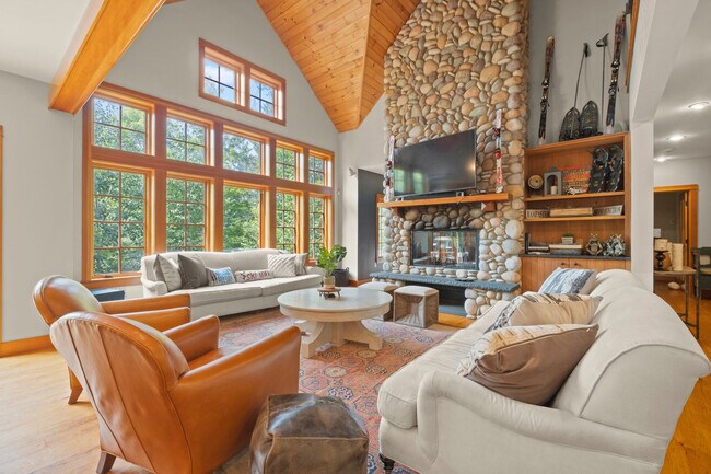 Foto del edificio - 12 Yellow Birch Cir