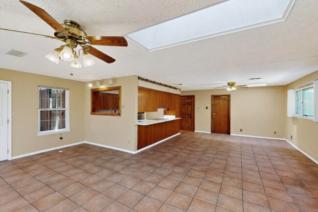 Foto del edificio - 7029 Veranda Rd NE