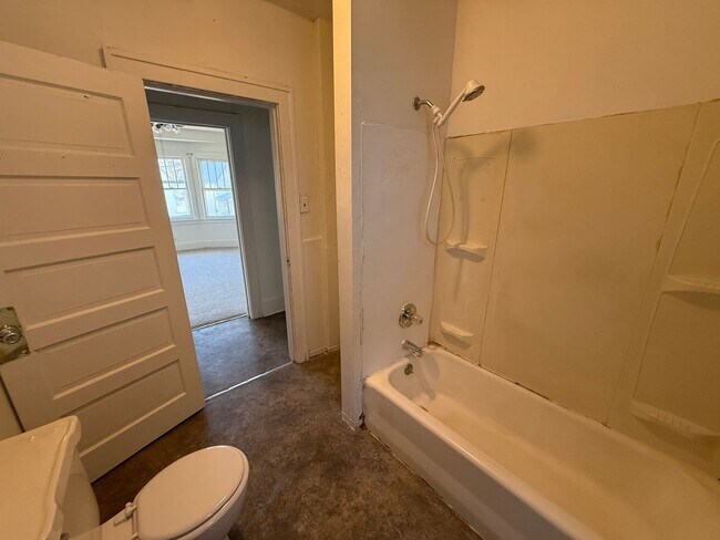 Foto del edificio - $900 - 2 Bed 1 Bath House