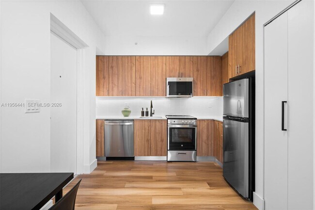 Foto del edificio - 650 SW 1st St