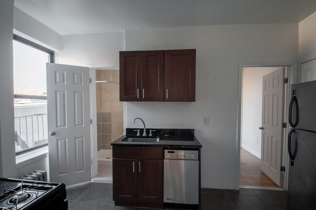 Building Photo - 252 12th St