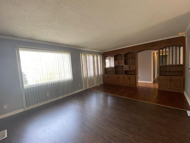 Foto del edificio - 5501 E 101st St