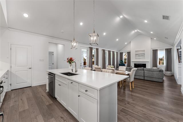 Building Photo - 1045 Bleriot Dr