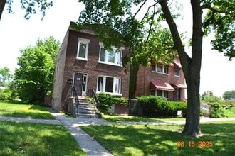 Building Photo - 7041 S Wabash Ave