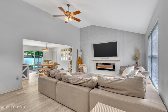 Building Photo - 159 Normandy Ave