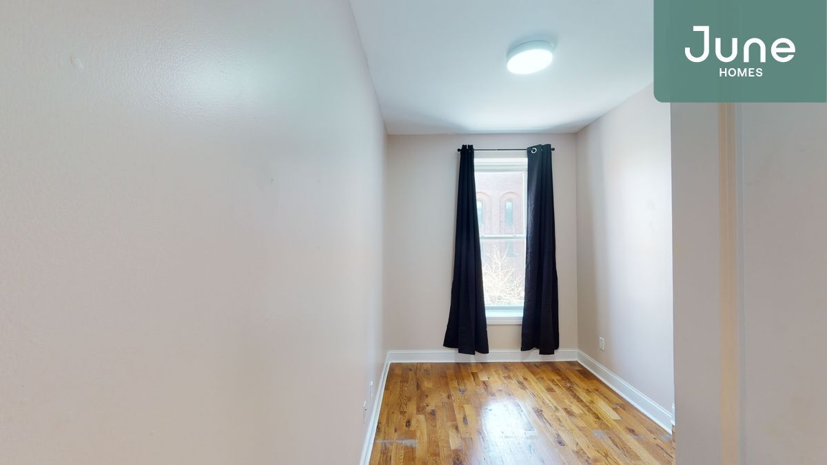 Primary Photo - Full room in 4-bed/2.0-bath Home
