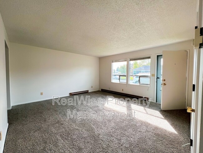 Foto del edificio - 713 NW Birch Ave