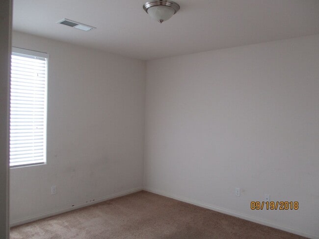 Building Photo - University Park - Gated Community