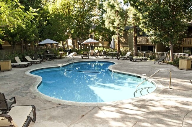 Interior Photo - River Oaks Apartments