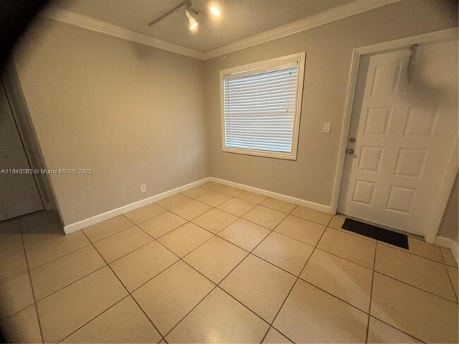 Building Photo - 4871 NW 9th Dr