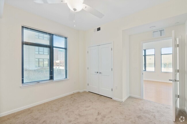 2 habitaciones, 1,5 baños - 886 pies cuadrados - Dormitorio 1 - Terwilliger Place