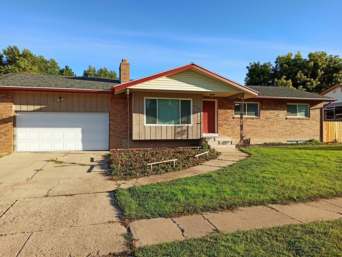 979 Manchester Rd, Kaysville, UT 84037 House Rental in Kaysville, UT