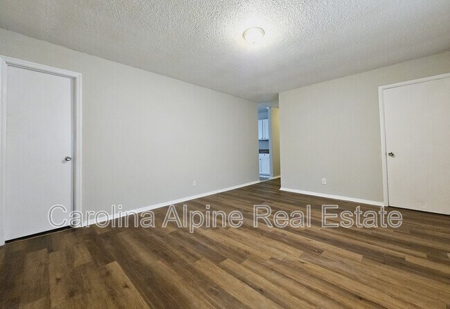Building Photo - 2501 Kendall Dr