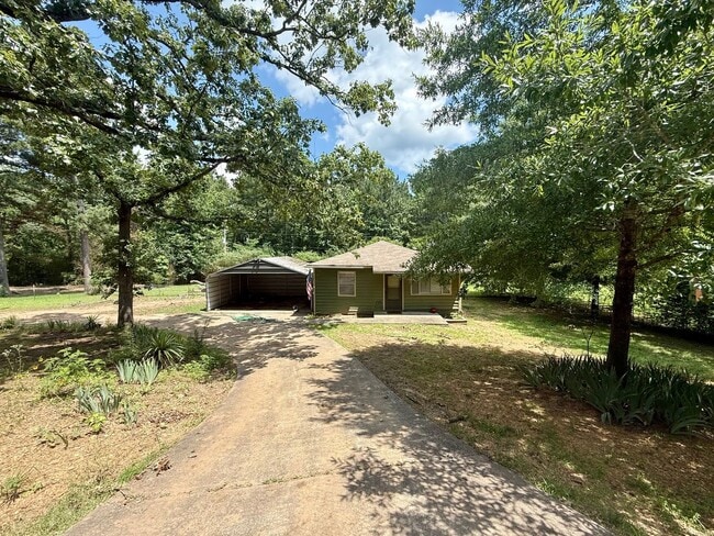 Building Photo - 5105 Lewis Ln