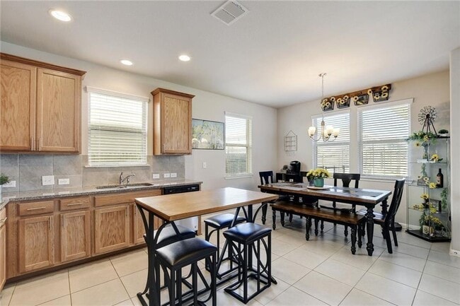 Building Photo - Leasing Special in Shadow Creek!