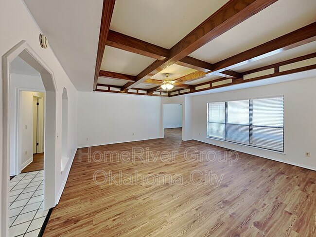 Building Photo - 521 Westview Dr