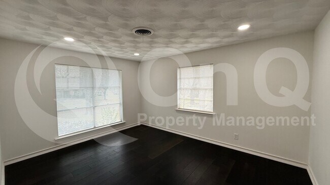 Building Photo - 3535 Creek View Dr