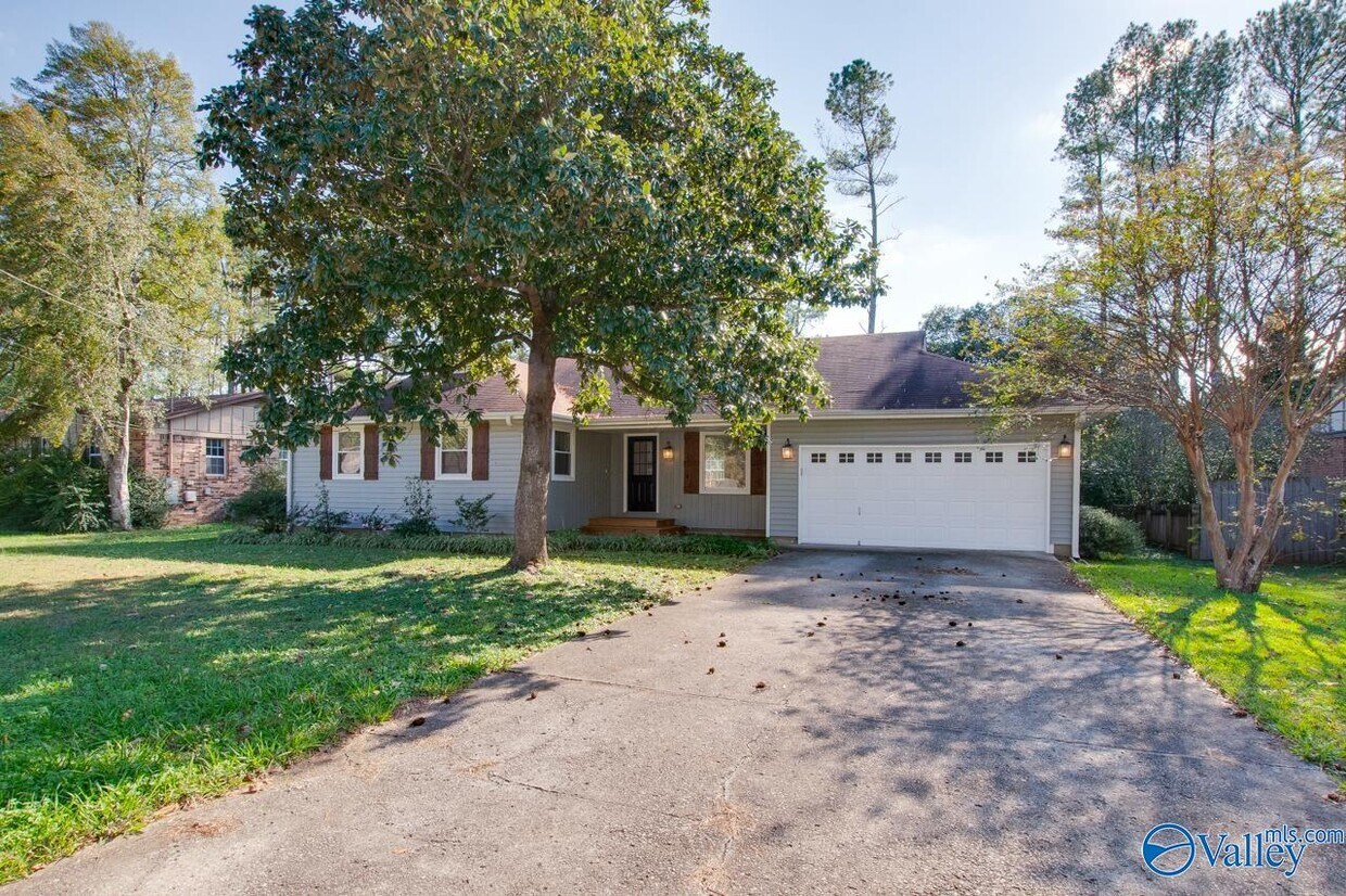 Foto principal - 2211 Cecille Dr SW