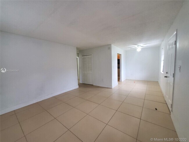 Foto del edificio - 1398 NW 55th St