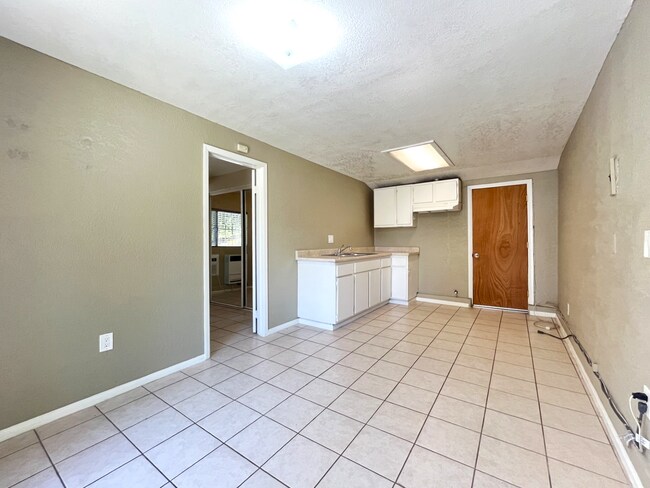 Foto del edificio - 16829 Glenhope Dr