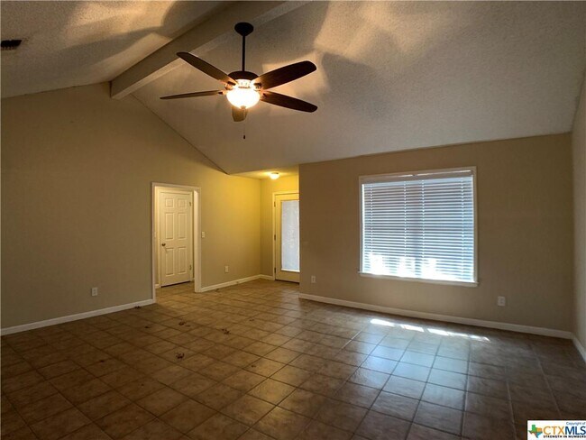 Building Photo - 1128 Camellia Ln