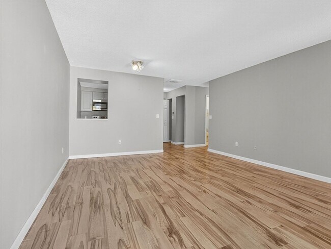 Foto del edificio - 59-69 Msgr Patrick j Lydon Way Unit 311