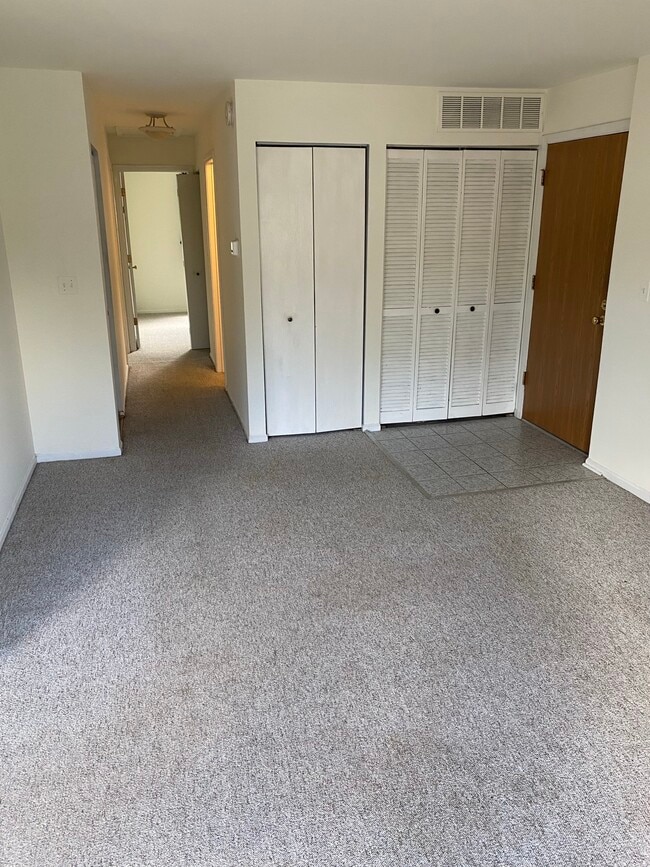 Foto del edificio - 718 Crescent Ct