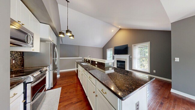 Foto del edificio - 5615 Hampshire Ln