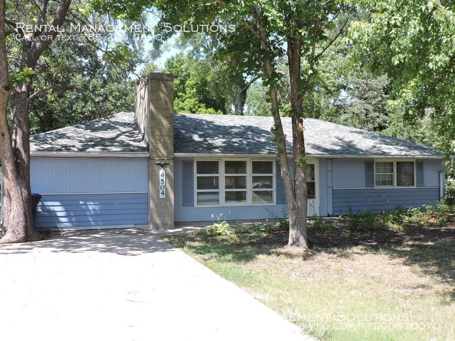 Foto principal - 4504 SW 21st St- 3 BED/1 BATH