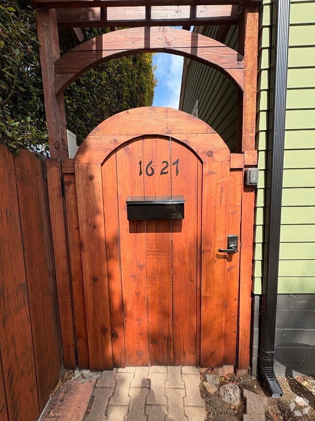 Building Photo - 1627 Felton St