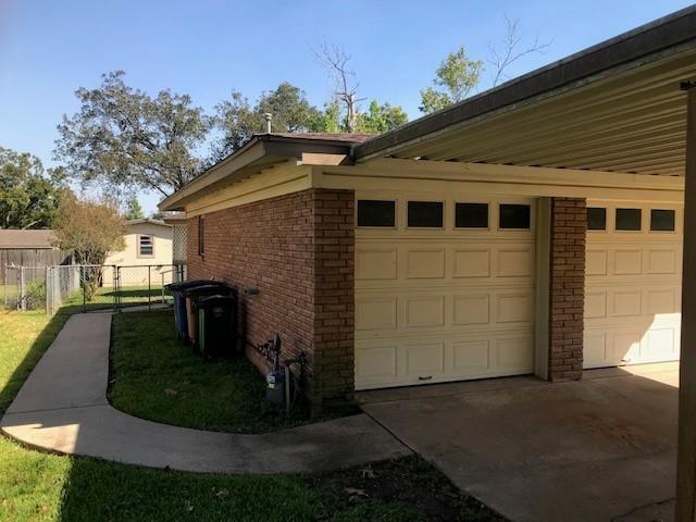 Building Photo - 11705 Oak Trail