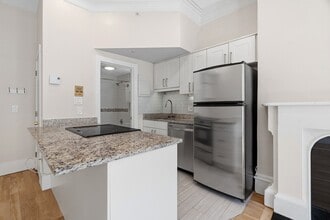 Building Photo - 389 Beacon St