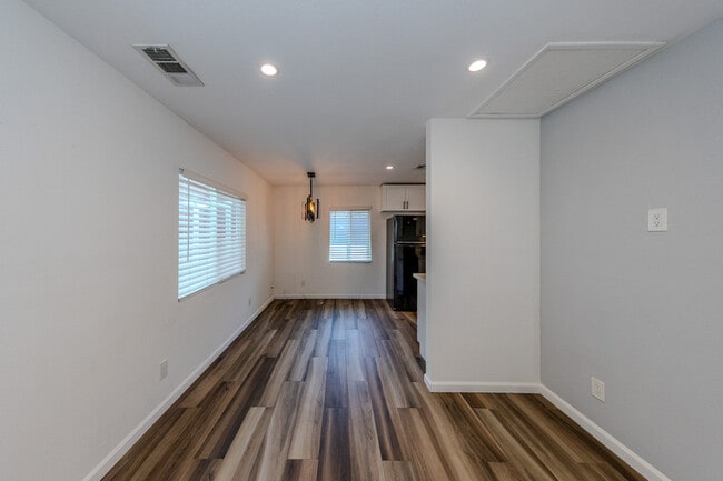Foto del edificio - 4710 Townsend Ave