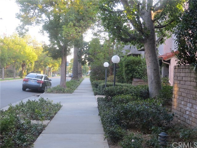 Building Photo - 439 S Catalina Ave