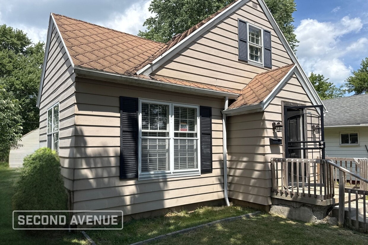 Primary Photo - 1521 E Donald St